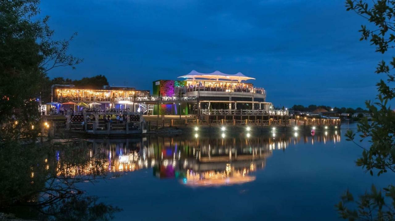 The Salsa Attractive Accomodation At Tattershall Lakes Exteriér fotografie